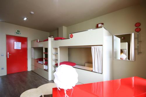 PILOT Design Hostel & Bar – Porto, KY