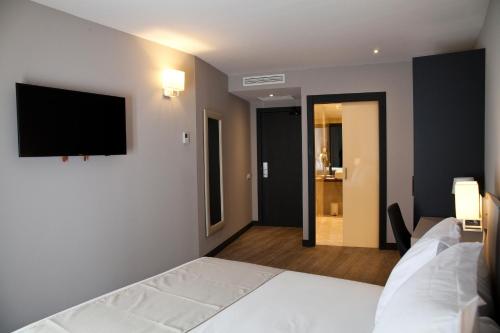 May Ramblas Hotel - main image