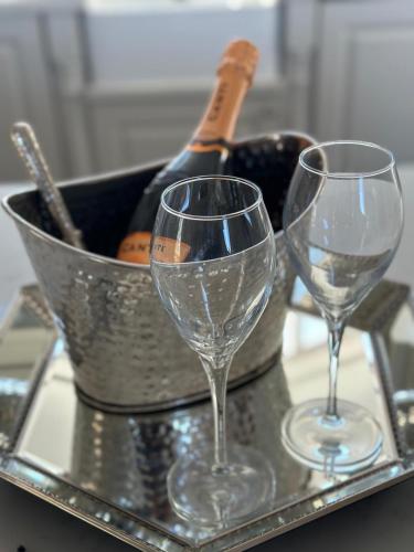 Luxury Lodge Escapes in Netley