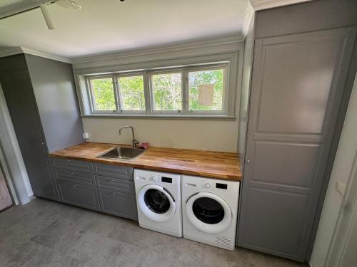 Miniatyr herrgård i Bro (Miniatyr herrgard i Bro) in Бро