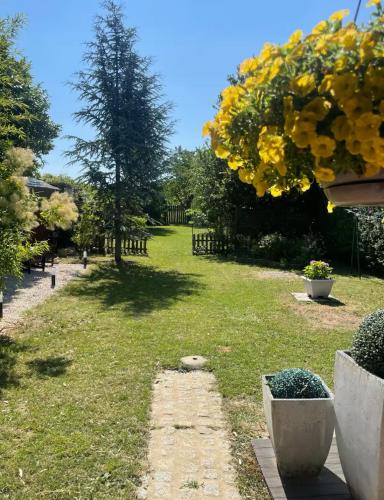 Maison avec jaccuzi in Ury