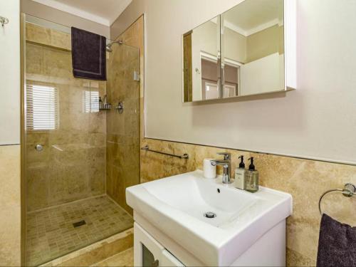 Deluxe Apartment image 3