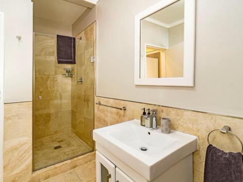 Classic Apartment image 3