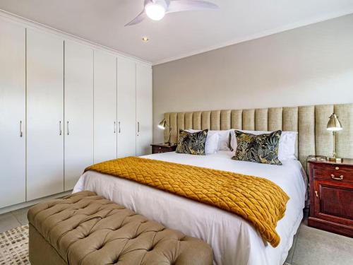 Premier Apartment image 10