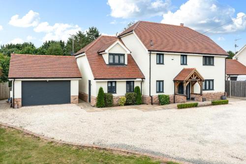 Beautiful Gated 6 Bedroom Home gîte à louer Nazeing