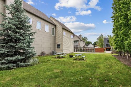 Luxuary Tremont Home - Movie Room, Pet & Baby Friendly, Cleveland (photo 9)