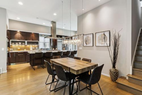 Luxuary Tremont Home - Movie Room, Pet & Baby Friendly, Cleveland (photo 11)