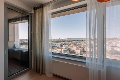 Skau Sky Park Pearl by Zaha Hadid 17 floor Panoramic view Free Parking, Bratislava