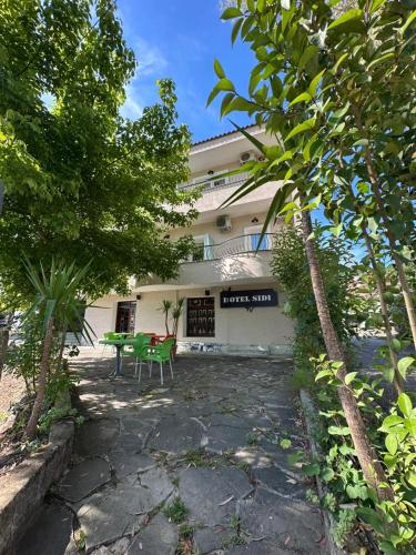 สวน, Hotel Sidi in คอมบินัต