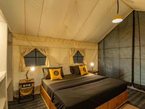1 queen bed