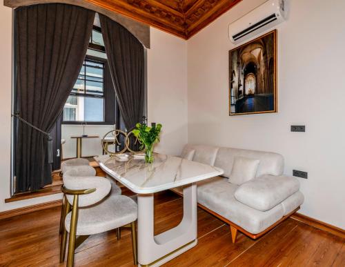 Suite, balcony
