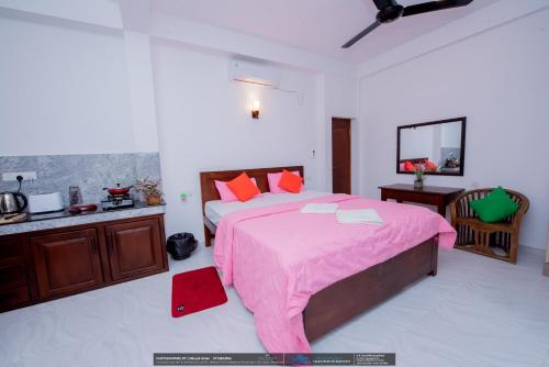 One-Bedroom Apartment image 4