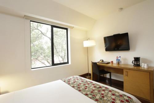 69044754 Hotel bh La Quinta