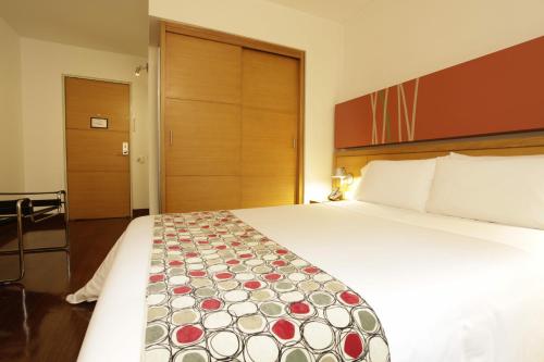 69044845 Hotel bh La Quinta