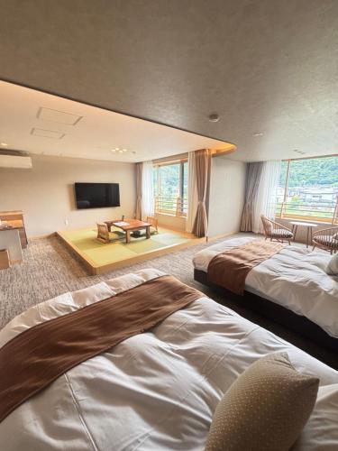 Mount Fuji, Lake Kawaguchi, and Hotel Fuurin, Fujikawaguchiko (foto 9)