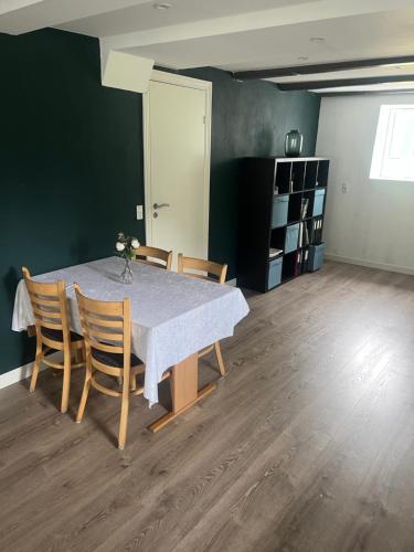 Facilities, Lejlighed med egen indgang in Hjorring