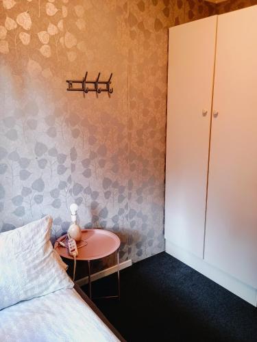 Single Room with Shared Bathroom