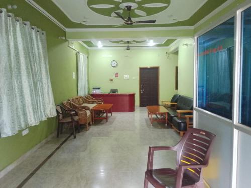 Orange Hutz Mangalam in Bhabua