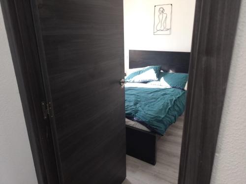 El Mirador, Villamartin, Refurbished,cot to hire, WIFI, pool, parking 5