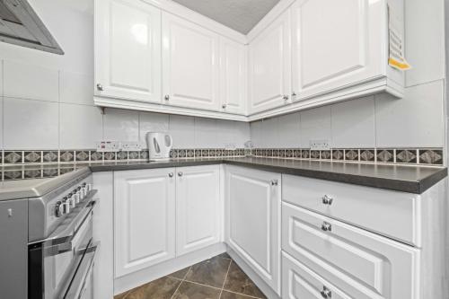 مطبخ, mySTAYINN Cedar Villa Guest House in Dalneigh