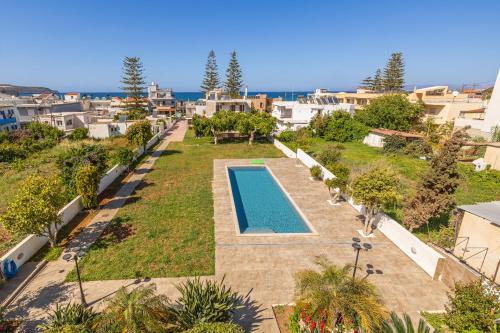 CHRISTINE SEASIDE APARTMENTS IN CHANIA 2