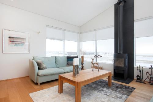 . The Golden Circle Lodge - Luxurious villa with Sauna by Heimaleiga
