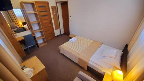 Standard Single Room image 5