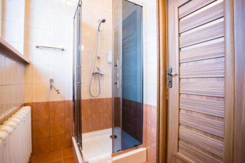 Standard Triple Room image 10