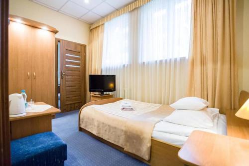 Standard Single Room image 8