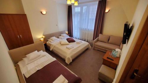 Standard Triple Room image 7