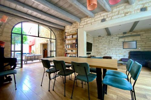 La Maison de la Place - Charming house with swimming pool & exposed stone in Mudaison