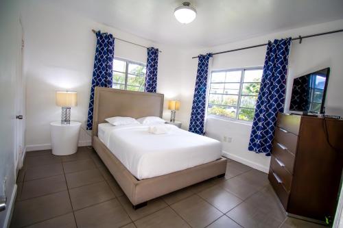 Casa Gaby One-Bedroom Apartments by Royal Stays - image 20