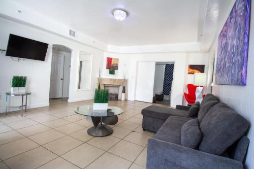 Casa Gaby One-Bedroom Apartments by Royal Stays - image 38