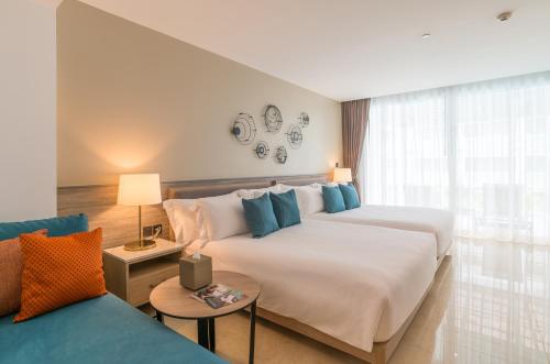 room detail thumbnail 1