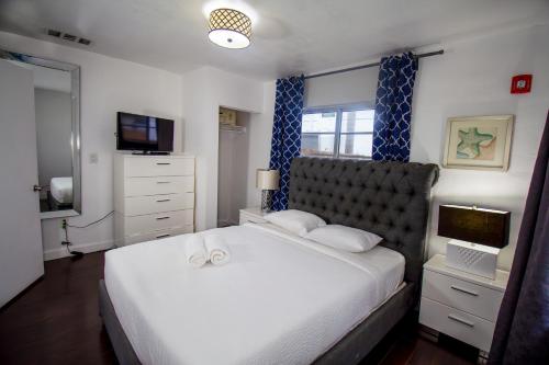 Casa Gaby One-Bedroom Apartments by Royal Stays - image 16