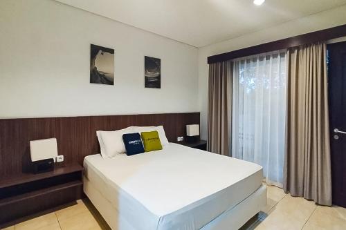 Deluxe Double Room room in Urbanview near Pasir Angin Hotel