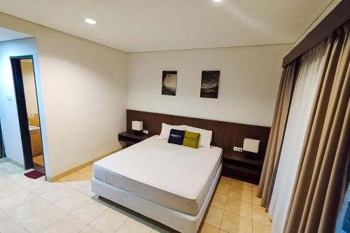 Deluxe Double Room image 6