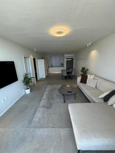 Beachfront Breeze Vacation in Bat Yam