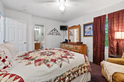 Mountain Dew - 2 Bedrooms 2 Baths Sleeps 4 cabin - image 6