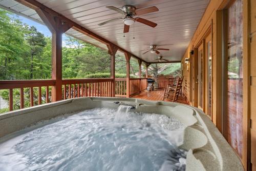 Mountain Dew - 2 Bedrooms 2 Baths Sleeps 4 cabin - image 8