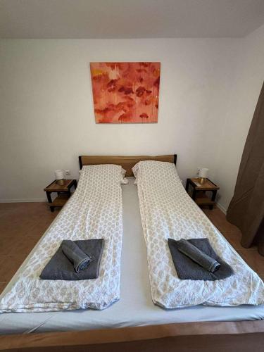 1 queen bed