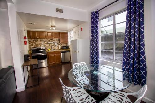 Casa Gaby One-Bedroom Apartments by Royal Stays - image 39