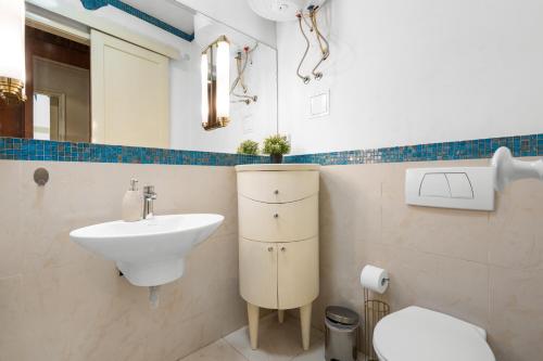 Breathless Panorama Basilika Suite with balcony NEED RESERVATION FOR FREE PARKING - Tap to explore photos