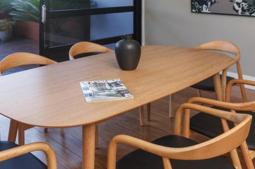 The Art of Richmond - Walk to MCG & Trendy Eateries - image 5
