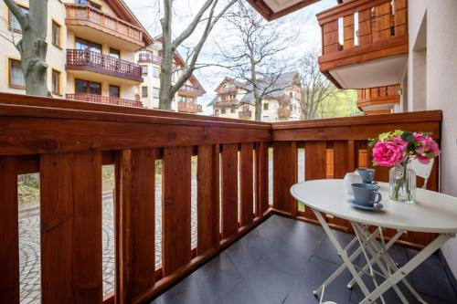 Elegancki Apartament Sun Seasons 24 w Szklarskiej Porębie z Parkingiem by Noclegi Renters, Szklarska Poręba (foto 4)