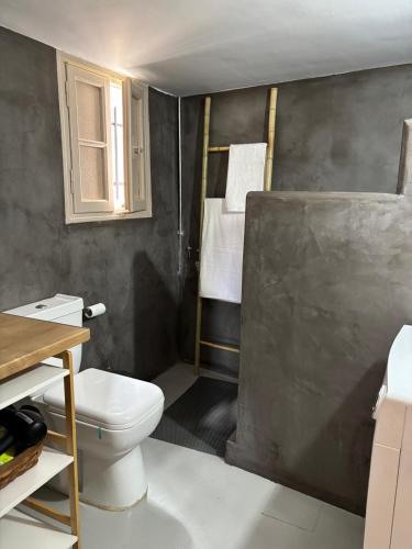 Plaka's Central Cozy and Comfort Home - image 12