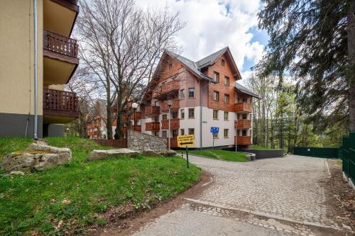 Elegancki Apartament Sun Seasons 24 w Szklarskiej Porębie z Parkingiem by Noclegi Renters, Szklarska Poręba (foto 5)