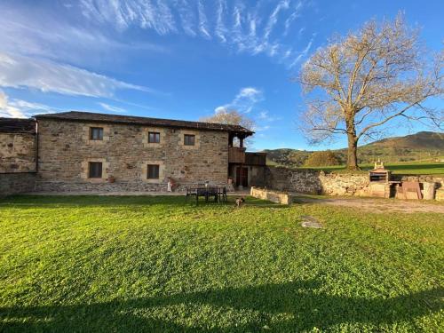 Cabaña Pasiega Lucas (Cabana Pasiega Lucas) in Valvanuz