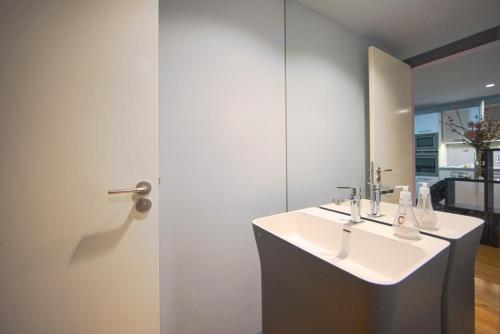 Lisbon Premium Loft by Homing - image 8
