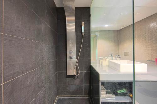 Lisbon Premium Loft by Homing - image 11